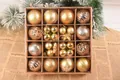 Set di palline di Natale dorate assortite in una scatola a 16 scomparti - Confezione Regalo da 42 Pezzi / 42 Pezzi/Confezione / Oro