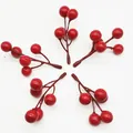 Glossy artificial red holly berries for Christmas floral decorations - 5-Head Red Berry Branch / 20 Stems/Pack / Red