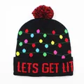 Schwarze Weihnachts-Beanie mit LED-Lichtern und Lets Get Lit Text für Festtagsfeiern - Schwarze Laterne Stil