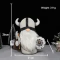 Muñeco de peluche gnomo vikingo hecho a mano con casco de cuernos y escudo 26 cm - Estilo Blanco F1-18
