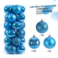 Dettaglio del set di 24 palline di Natale blu lago in confezione a tubo cilindrico - Set da 24 / Blu lago / 3cm