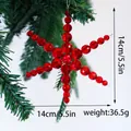 Dettaglio di fiocco di neve in perle acriliche rosse appeso a un albero di Natale - Fiocco di Neve Rosso Stile B