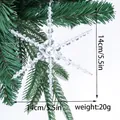 Dettaglio del fiocco di neve in perle acriliche con dimensioni 14 cm e peso 20 g - Fiocco di Neve Bianco Trasparente Stile D