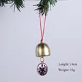 Détail d'une cloche en métal d'Halloween avec un chat violet pour la décoration festive. - Cloche Chauve-Souris