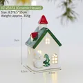 Casetta di neve natalizia in ceramica con luci LED e pupazzo di neve, altezza 15cm - Casa di Neve in Ceramica (YZ-25672)