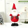 Poupée traditionnelle du Père Noël en peluche de 43 cm avec gilet à carreaux rouges - Style Père Noël (HX26505A)