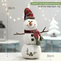 Drielaagse pluche kerstsneeuwpop met geruite muts en sjaal, afmeting 38x30 cm - 3-Laags Puntmuts Sneeuwpop (Y16519) / 38x30cm
