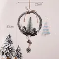 Corona navideña rústica para colgar con piñas y un mini árbol de Navidad nevado - Guirnalda de Piñas Pequeña (MQ-C1803) / 22x53cm