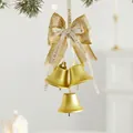 Elegante kerstboomversiering met een grote gouden strik en drie metalen kerstklokjes - Hanger met Meerdere Bellen (LD-035) / Goud