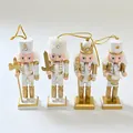 Set de 4 elegantes adornos colgantes de cascanueces dorados y blancos para decoración navideña - 12.5cm / Juego de Adornos de Soldado Cascanueces / Dorado