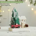 Elegante adorno de casa de Navidad de madera con pinos nevados y un camión rojo - Estilo Casa de Madera de Coche Rojo (W5132)