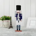 Klassieke houten notenkraker-soldaat van 30 cm in blauw uniform met bijl en bontmuts - Soldier With Axe In Blue / 30cm