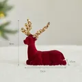 Pequeño adorno de mesa navideño de reno flocado rojo con astas doradas brillantes - 9cmx10cmx3.5cm