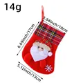 Kleine rode kerstsok cadeauzakje met kerstman en geruite boord - Kerstman Stijl (M3-17)