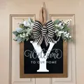 Targa per porta in legno personalizzata lettera Y con fiocco a righe e fiori bianchi - 30*30cm / Lettera Y