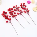 Vivaci steli di bacche rosse artificiali per decorazioni floreali natalizie festive - Ramo di Bacche Rosse a 4 Teste / 4 Testine