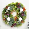 Herbstlicher Eukalyptus-Kranz mit weißen Kürbissen und lila Blumen für Dekoration - 35cm / Blaue Blume Weißer Kürbis Stil