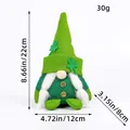 Adorable gnomo de San Patricio con trébol verde, dimensiones 22cm/8.66in - Modelo Femenino de Sombrero Puntiagudo de Trébol (C1-18)
