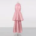 Robe d'été plissée rose sans manches avec col montant et lien à la taille chic - S / Robes / Rose