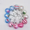 Palline decorative estive con fenicotteri e foglie di palma in rosa, blu e bianco. - 4cm Diametro (12 Pezzi/Confezione)