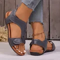 Stijlvolle grijze platte sandalen met klittenbandsluiting en comfortabel voetbed van kurk - 35 / Grijs