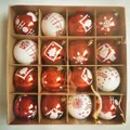 Set van 16 rood-witte handbeschilderde kerstballen van 6 cm in een cadeauverpakking - 16 Stuks Verpakking / Rood Wit / 6cm