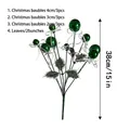 Gedetailleerd overzicht van groene kerstbalprikker van 38 cm met bladeren en witte linten - Stijl 3 (6222057586415) / Groene Bal met Witte Strik