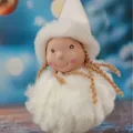 Lindo colgante de muñeco de nieve de felpa blanca con trenzas para decorar el árbol - Chica de Trenzas Blancas (K-C076)