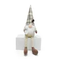 Vue détaillée du gnome en peluche avec tasse à café et chapeau écossais sur bloc - Tasse à café portative / Style B