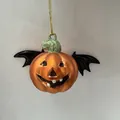 Decorazione di Halloween zucca appesa con ali di pipistrello nere e stelo glitter - Zucca con Faccia da Fantasma e Pipistrello
