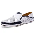 Atmungsaktive Herren Slipper aus weißem Leder mit Cut-outs für den Sommerurlaub - 38 / Weiß