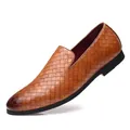 Elegante braune Herren-Loafer aus geflochtenem Leder mit klassischem Slip-On-Design und Sohle - 38 / Braun