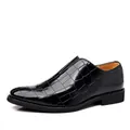 Elegantes zapatos de vestir para hombre en cuero negro con grabado de cocodrilo - 39 / Negro