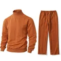 Dettaglio ravvicinato della trama a trecce di questo completo in maglia da uomo - Taglia S / Top E Pantaloni / Arancione
