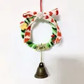 Piccola ghirlanda di Natale in peluche fatta a mano con campana in bronzo e fiocco - Stile 3
