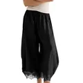 Détail du pantalon incurvé noir pour femme avec taille élastique et ourlet en dentelle. - Noir
