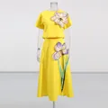 Elegante conjunto amarillo de dos piezas con top de flores 3D y falda larga en A - XL / Top Y Pantalón / Amarillo