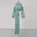 Detailansicht der mintgrünen karierten Halter-Chiffonbluse mit langen, eleganten Bändern - S / Oberteile / Grün Karriert