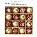 Set de 16 bolas navideñas de 6 cm pintadas en rojo y dorado en una caja de kraft - Paquete de 16 / Vino Tinto Dorado