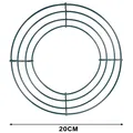 Detailansicht des 20 cm dunkelgrünen Metalldraht-Kranzrahmens für DIY-Blumenhandwerk. - 20cm Größe / Grün