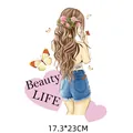 Decalcomania termoadesiva per vestiti con ragazza alla moda, misura 17,3x23cm - Vista Posteriore di Ragazza alla Moda con Capelli Ricci Castani(DH0528)