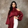 Elegantes weinrotes Satin-Oberteil mit freien Schultern, Stehkragen und langer Schleppe - S / Top (KBL555766C) / Rot