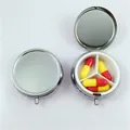 Draagbare minimalistische ronde metalen pillendoos met drie interne compartimenten - Groot Rond Zilver 3-Vaks / 60mm Ronde Pillendoos