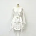 Dettaglio di camicetta in chiffon bianco stile francese con fiocco in vita e mantella. - Taglia S / Top (KBL562586C) / Bianco