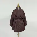 Elegante donkerbruine gewatteerde jas met elastische tailleband en grote sjaalkraag vulling - S / Tops / Donkerbruin