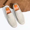 Mocasines de ante beige para hombre con suela de goma blanda y hormas de madera - 45 / Blanco Roto
