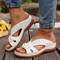 Sandalias de cuña blancas elegantes con detalles florales y plataforma para mujer - 36 / Blanco