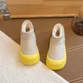 Stivali da neve beige caldi con suole gialle spesse e morbida fodera in peluche - Taglia 23 (Interno 13.7CM) / Giallo