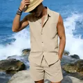Lässiges ärmelloses Leinenhemd und passende Shorts für Herren für den Sommerurlaub - Hellbeige