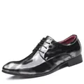 Elegant black patent leather men's British style formal dress shoes with pointed toe - 38 / Black